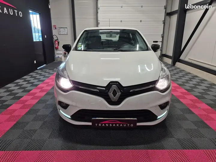 Renault Clio 2018 photo 2
