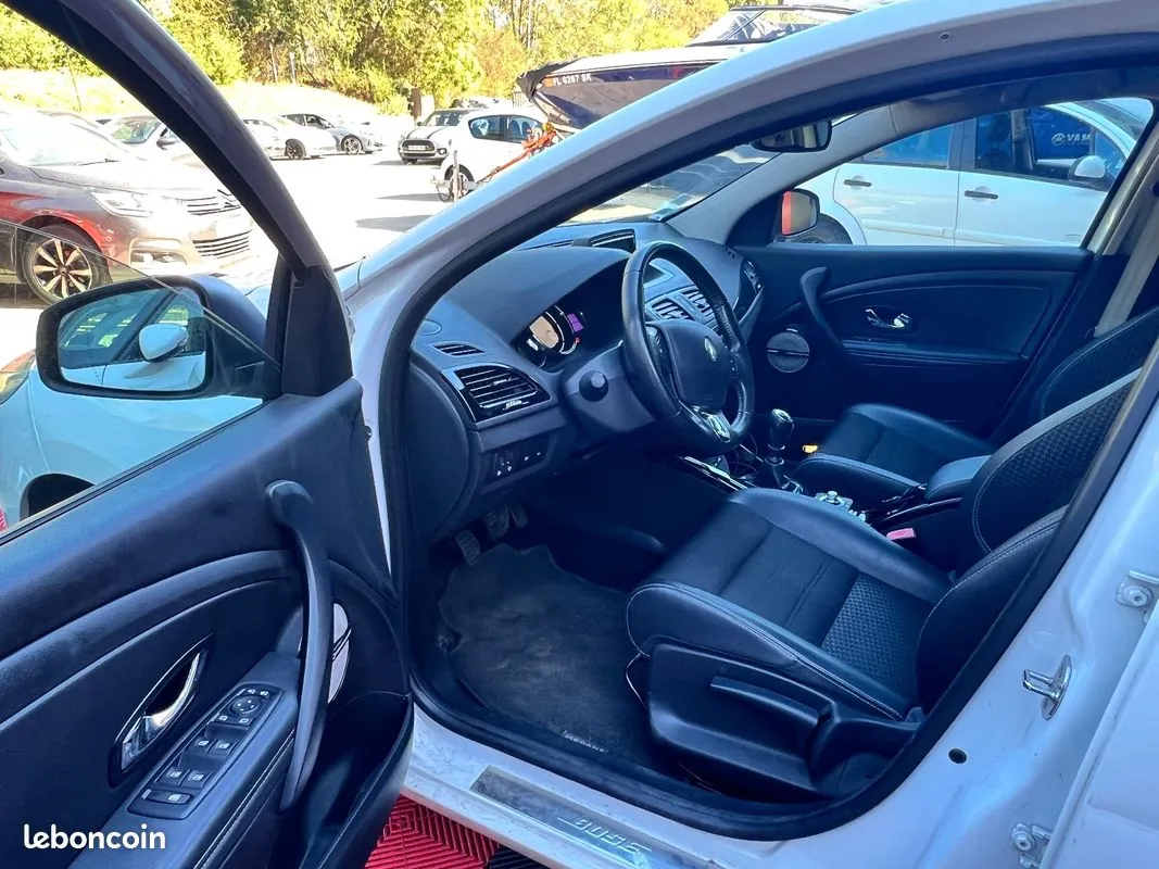Renault Megane 2015 photo 3
