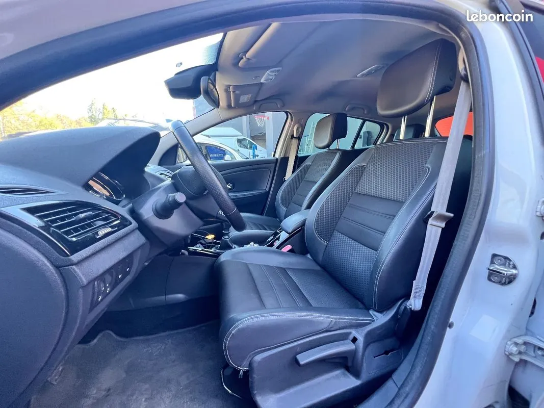 Renault Megane 2015 photo 4