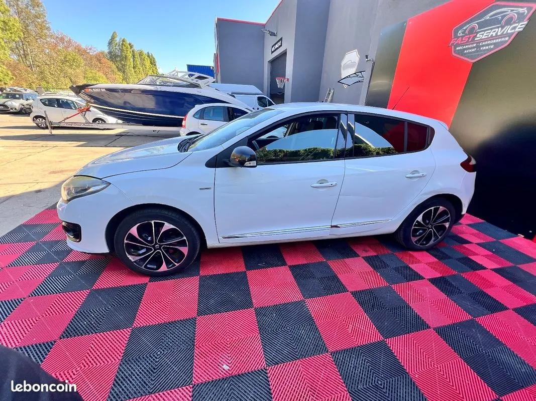 Renault Megane 2015 photo 2