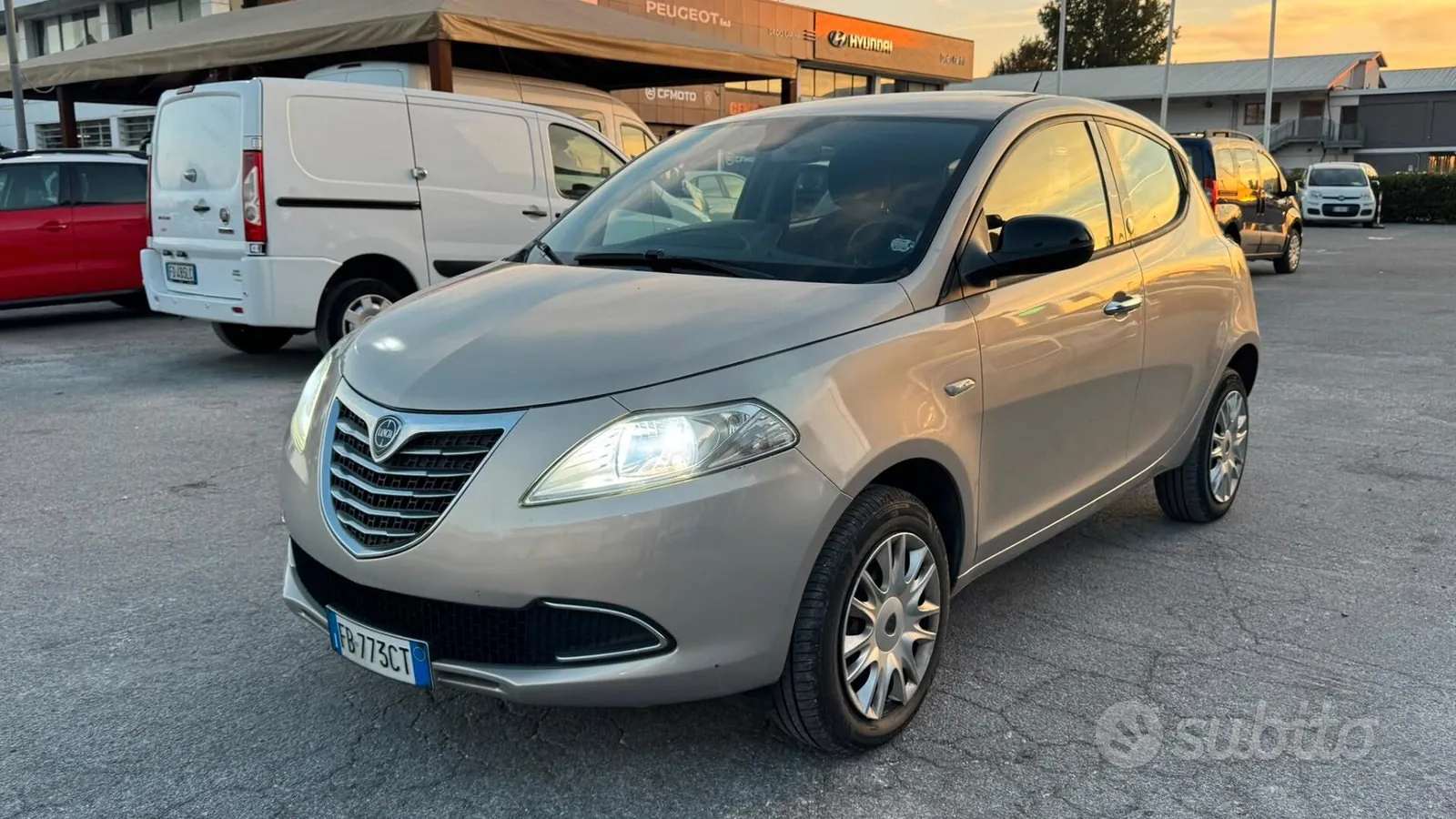 Lancia Ypsilon 2015 photo 2