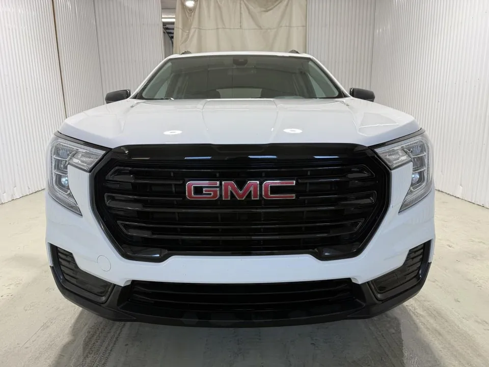 GMC Terrain 2023 photo 2