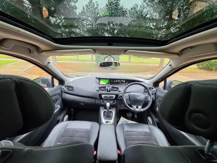 Renault Grand Scenic 2016 photo 2