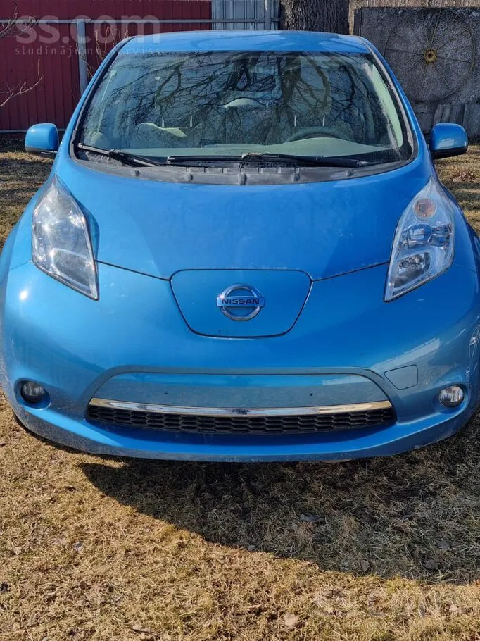 Nissan Leaf 2013 photo 2