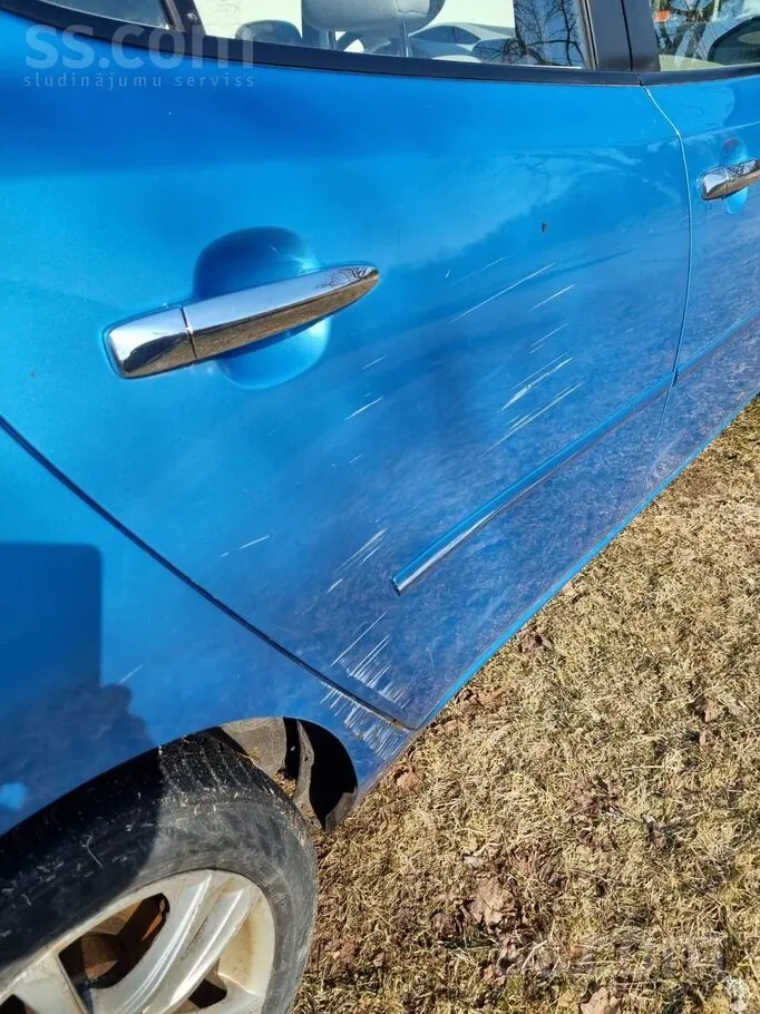 Nissan Leaf 2013 photo 3