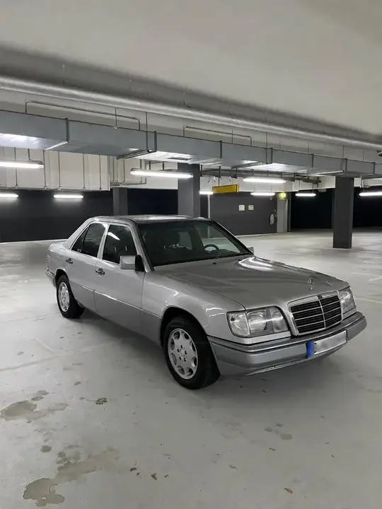 Mercedes-Benz W124