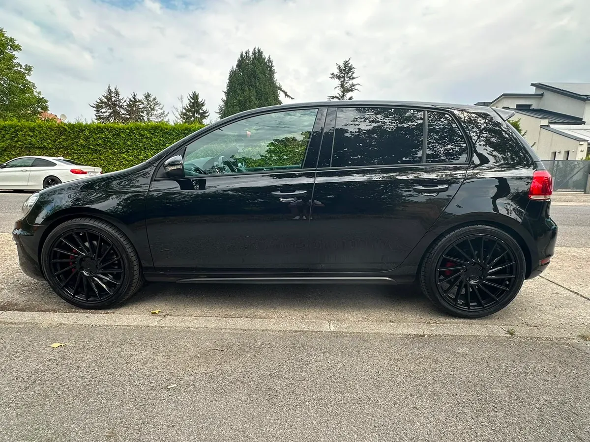 Volkswagen Golf 2012 photo 2