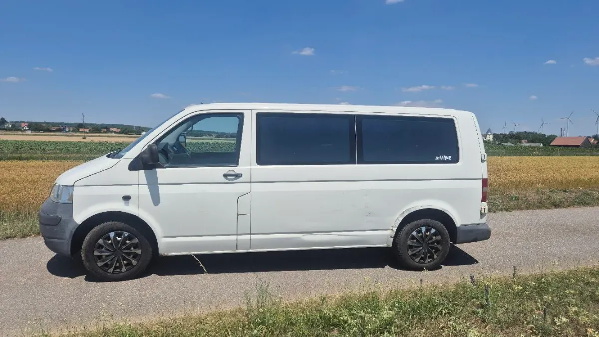 Volkswagen T5 2003 photo 3