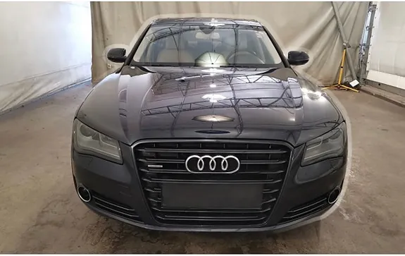Audi A8 2011 photo 2