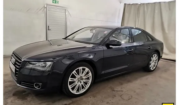 Audi A8 2011 photo 4