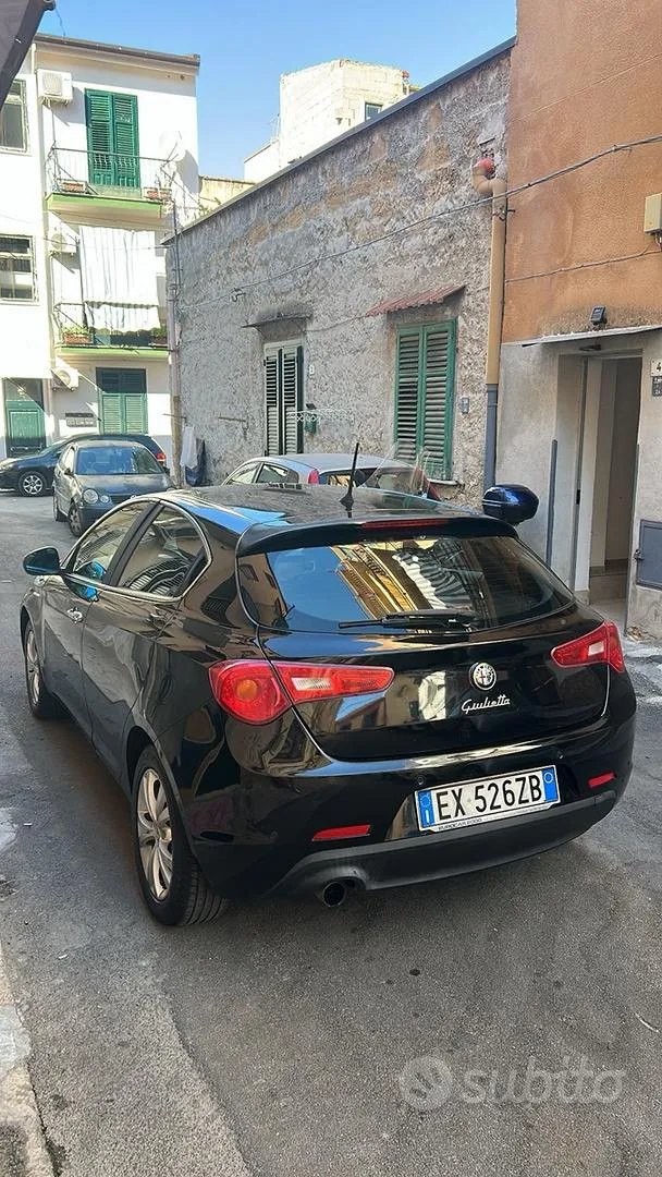 Alfa Romeo Giulietta 2014 photo 2