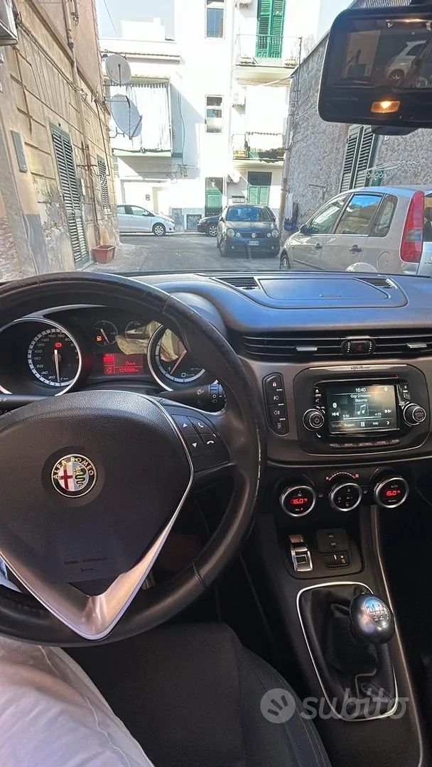 Alfa Romeo Giulietta 2014 photo 3
