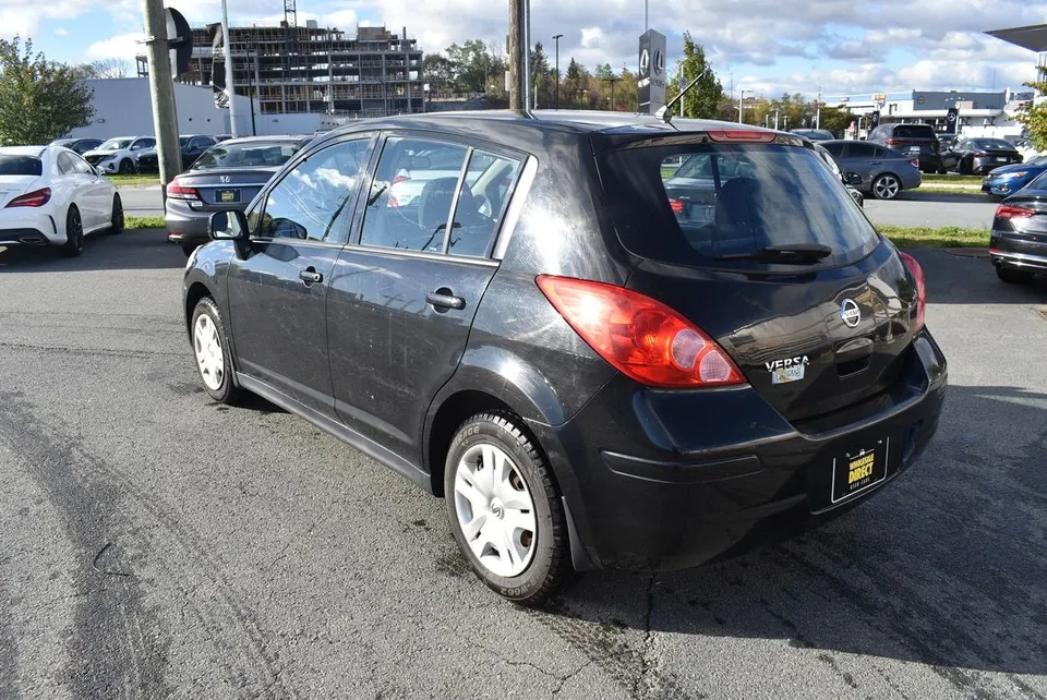 Nissan Versa 2012 photo 3