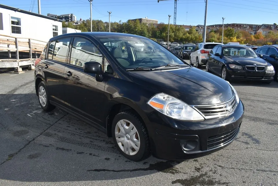 Nissan Versa 2012 photo 5