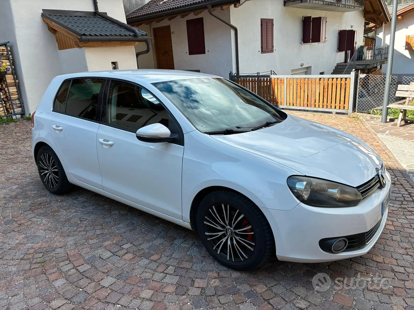 Volkswagen Golf 2010 photo 2