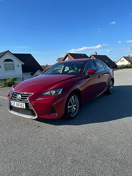 Lexus Is300H 2017 photo 5