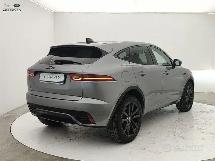 Jaguar E-Pace 2024 photo 2