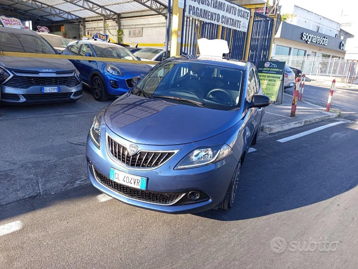 Lancia Ypsilon