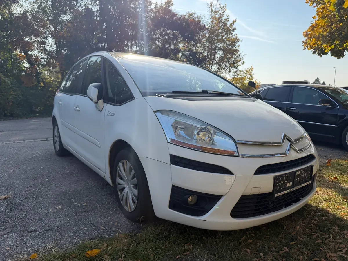 Citroen C4 Picasso 2011 photo 2