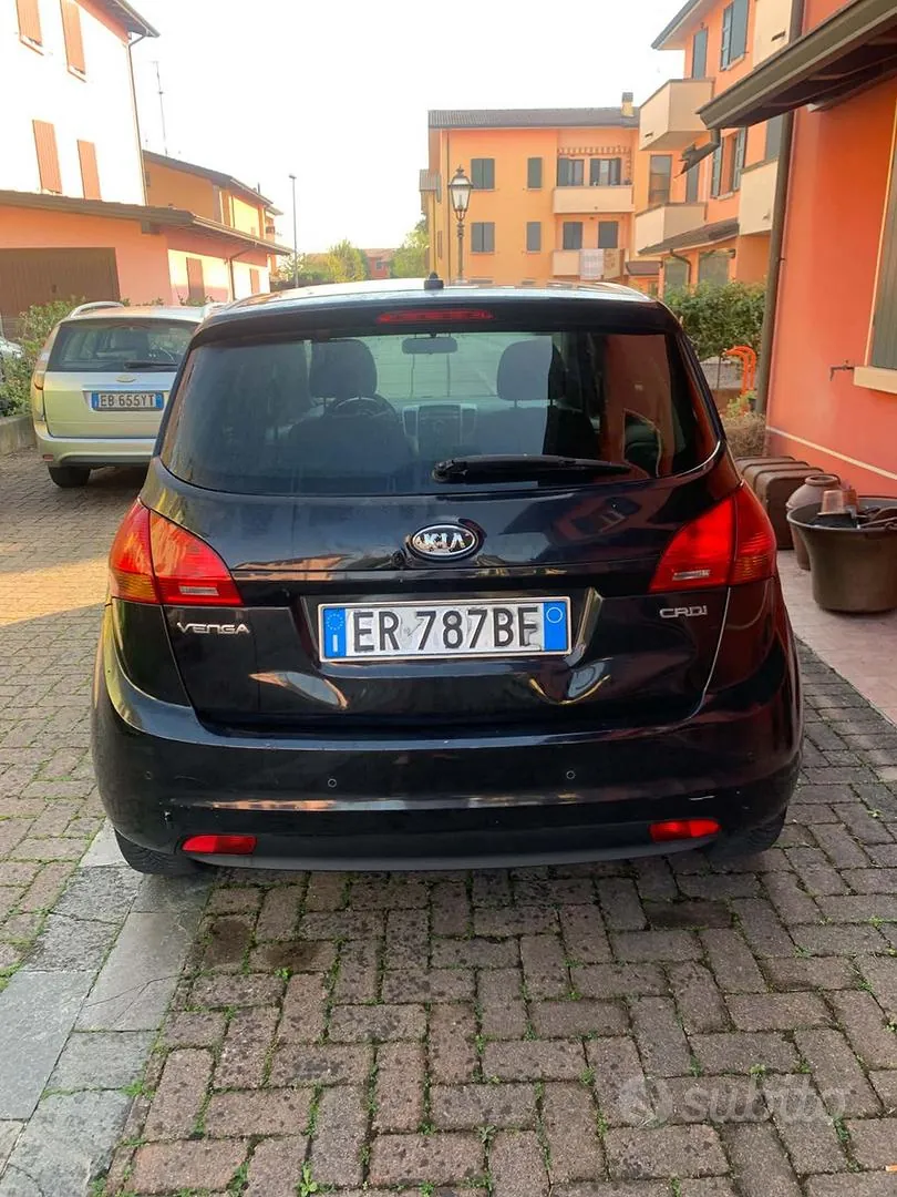 Kia Venga 2013 photo 2