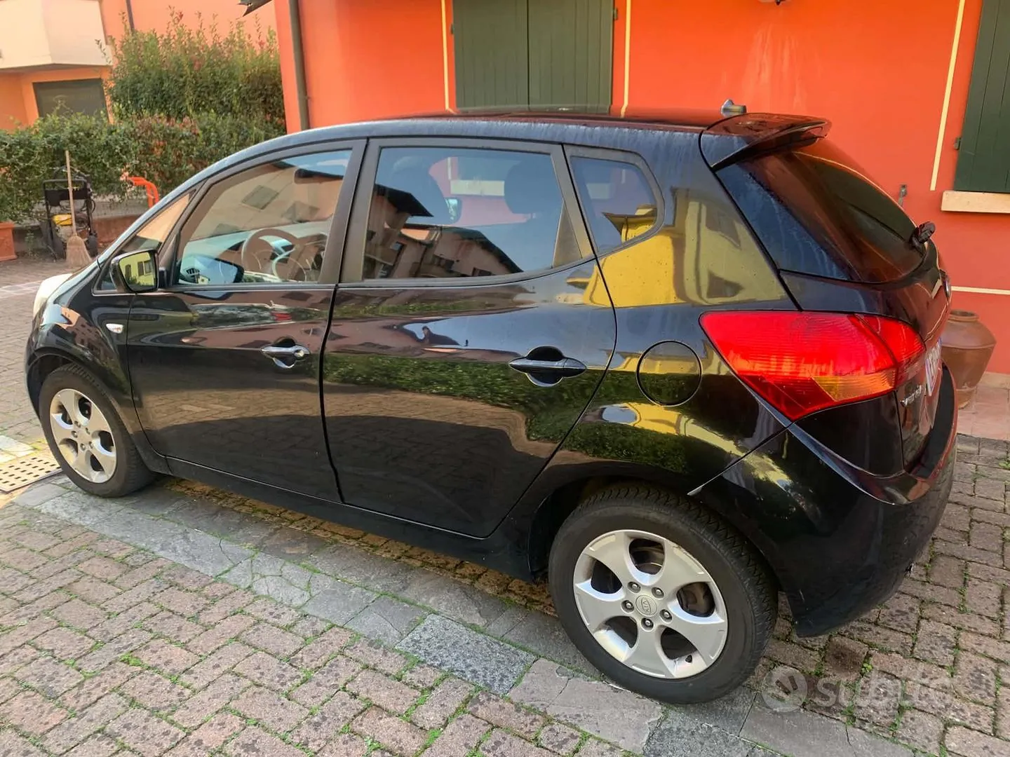 Kia Venga 2013 photo 3