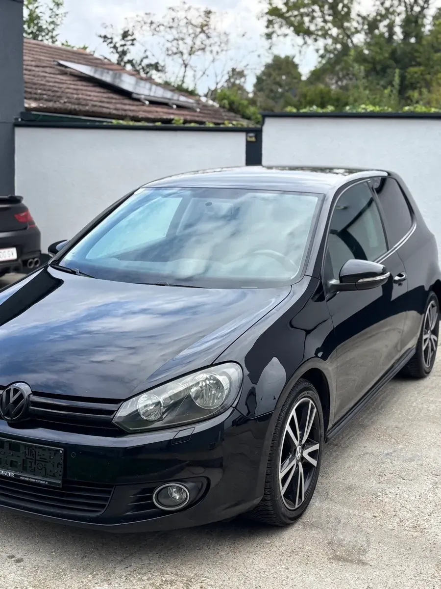 Volkswagen Golf 2010 photo 2
