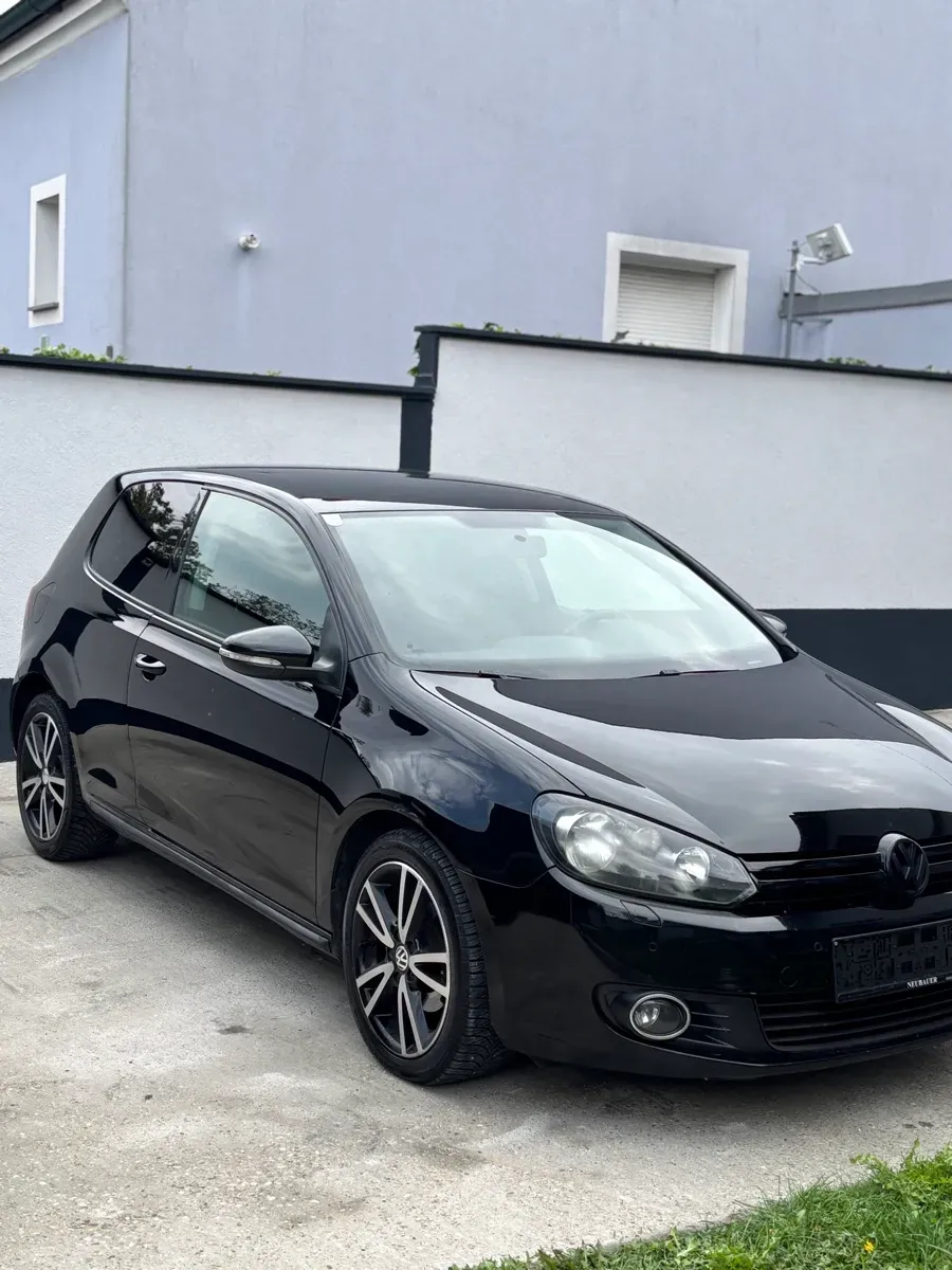 Volkswagen Golf 2010 photo 3