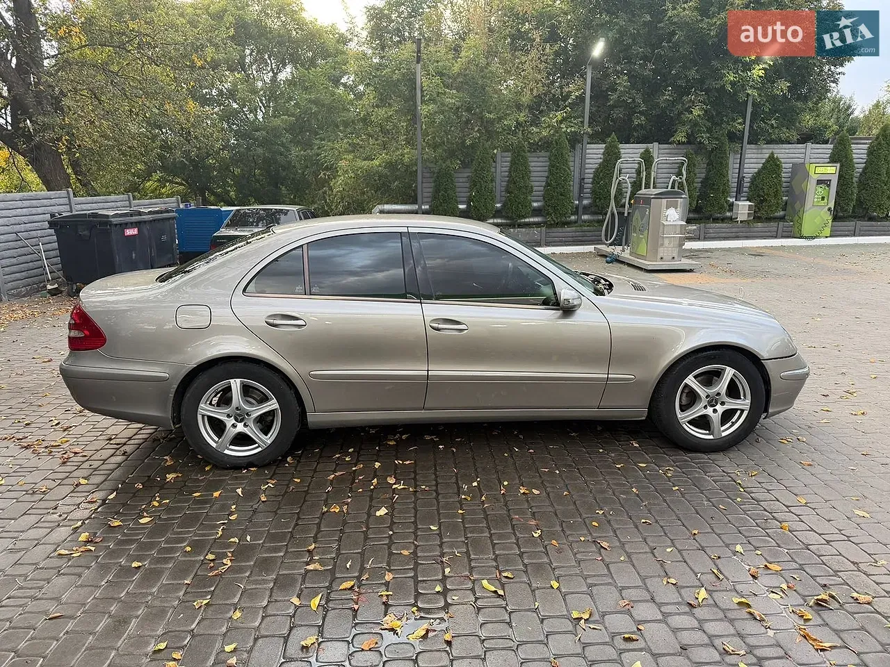 Mercedes-Benz E-Class 2006 photo 3