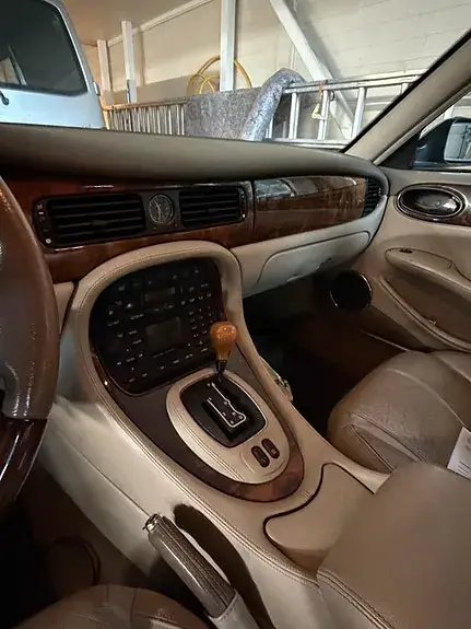 Jaguar Xj8 2002 photo 5
