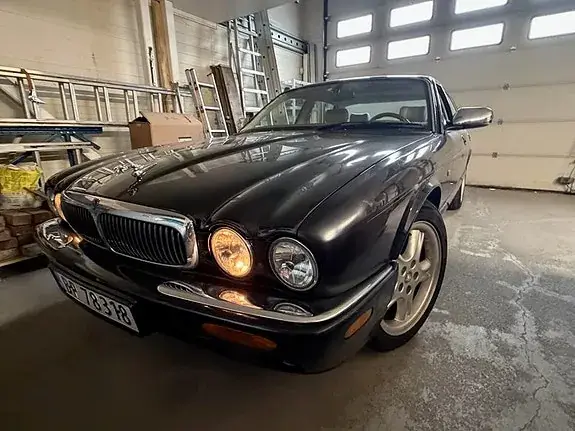 Jaguar Xj8