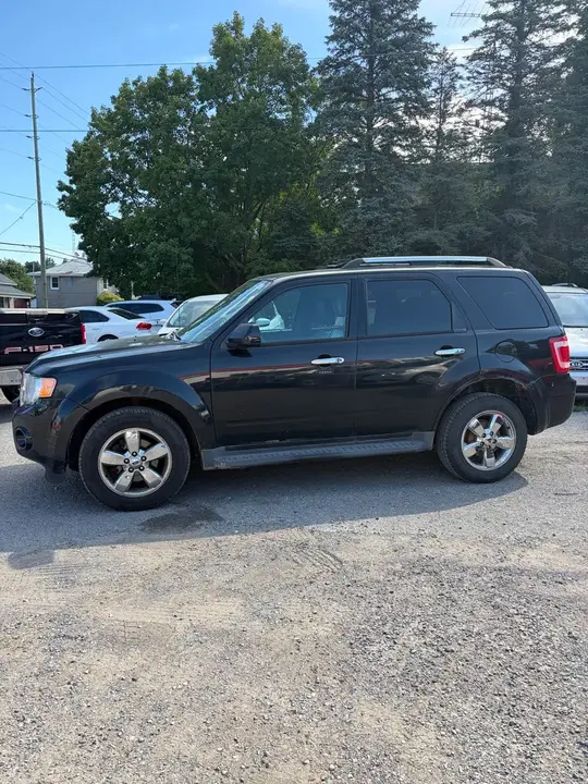 Ford Escape 2011 photo 2