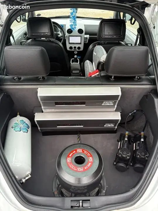 Volkswagen New Beetle 1999 photo 3