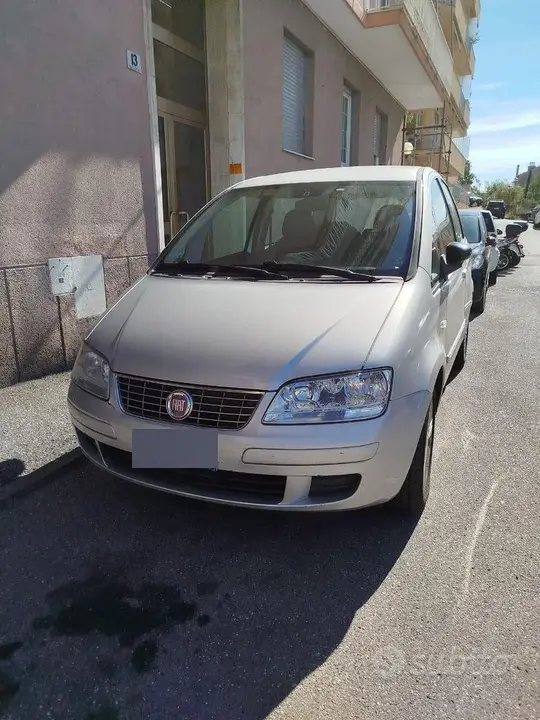 Fiat Idea 2010 photo 4