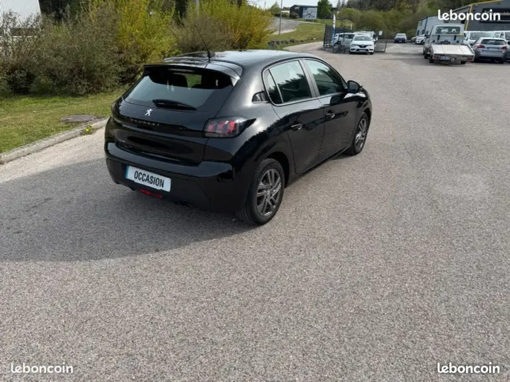 Peugeot 208 2022 photo 3