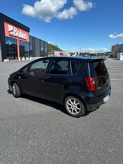 Mitsubishi Colt 2010 photo 2