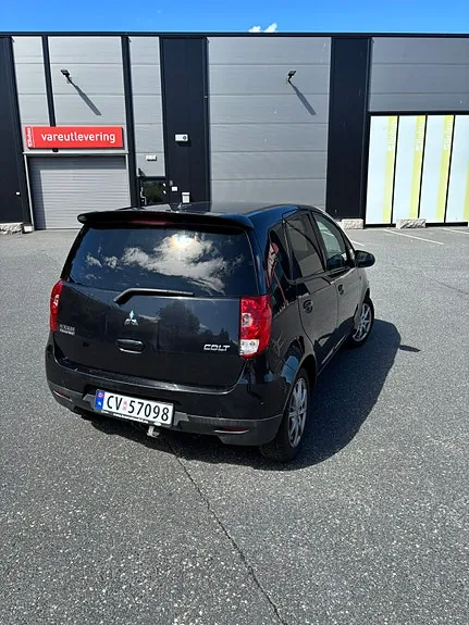 Mitsubishi Colt 2010 photo 3