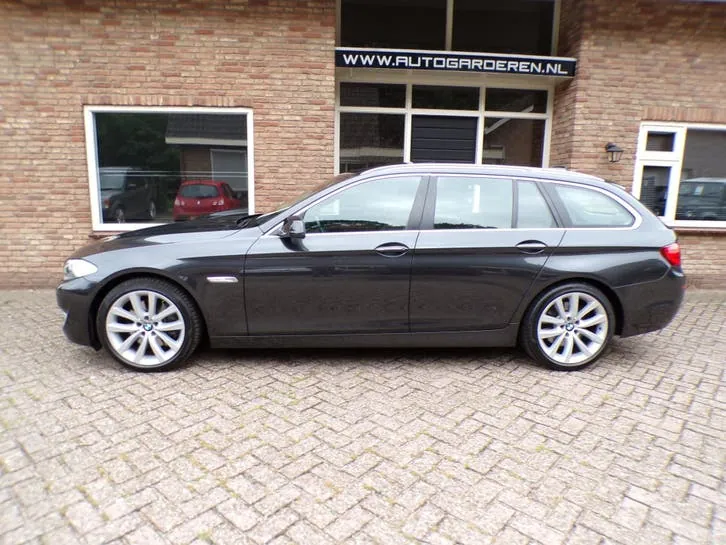 BMW 5-Serie 2011 photo 2