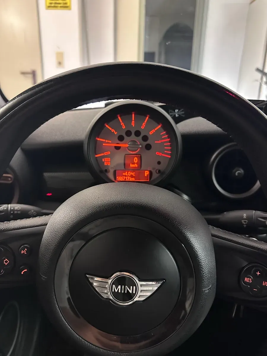 Mini Cabrio 2011 photo 2