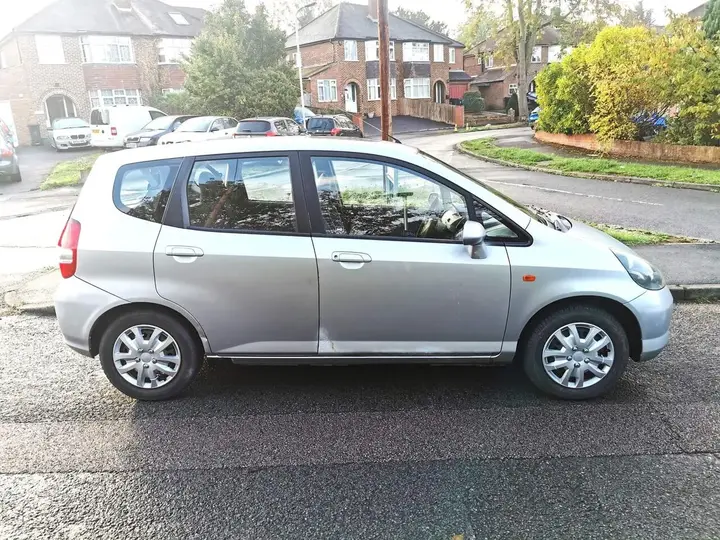 Honda Jazz 2004 photo 2
