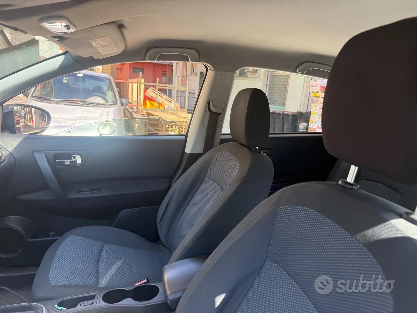 Nissan Qashqai 2012 photo 2