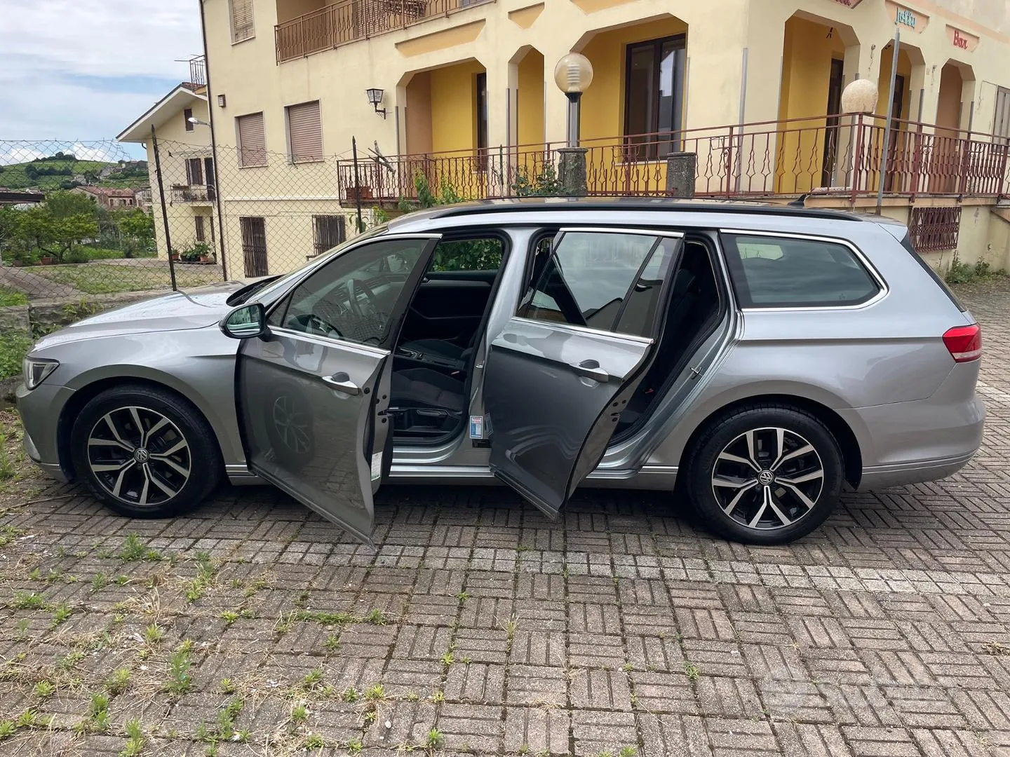 Volkswagen Passat 2019 photo 2