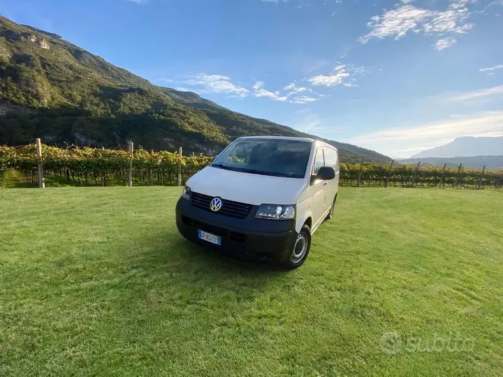 Volkswagen Transporter 2007 photo 2