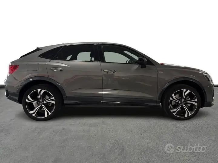 Audi Q3 2023 photo 3