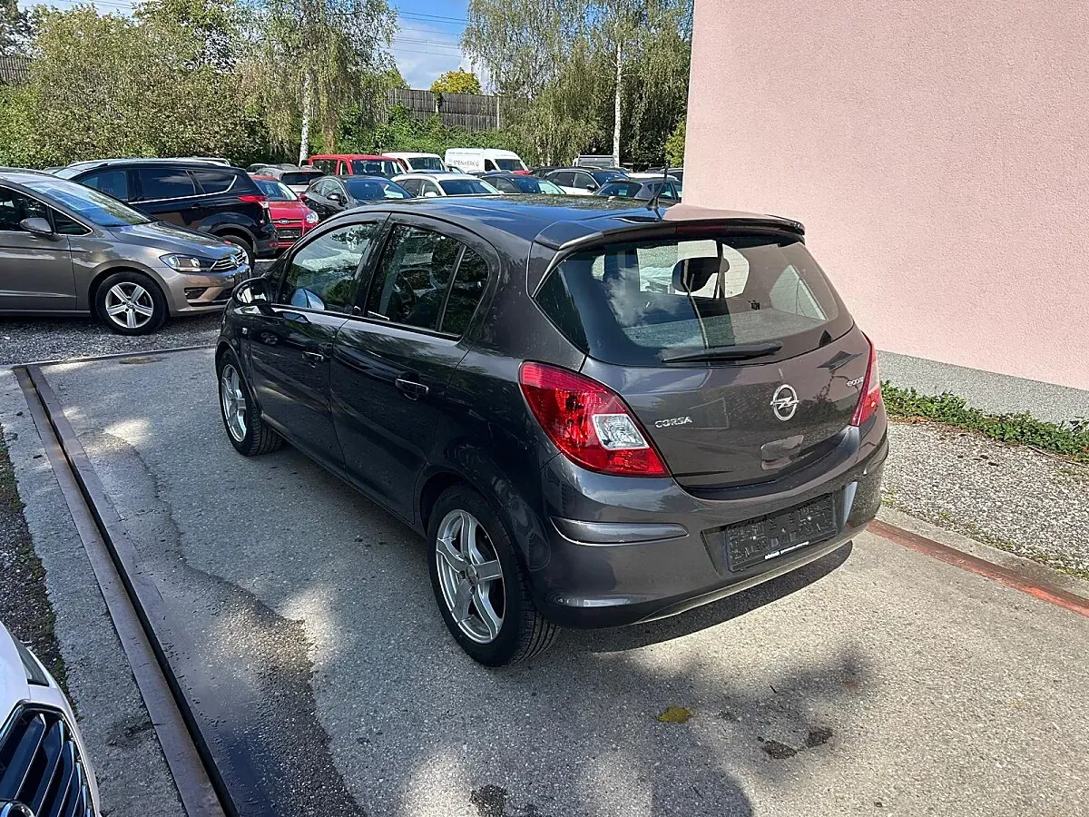 Opel Corsa 2012 photo 3