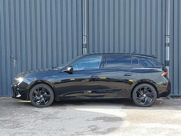 Vauxhall Astra 2023 photo 4