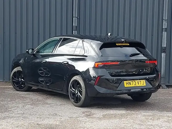 Vauxhall Astra 2023 photo 2