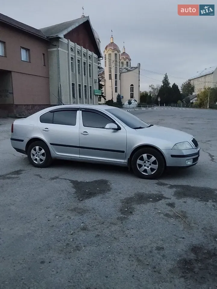 Skoda Octavia 2008 photo 2