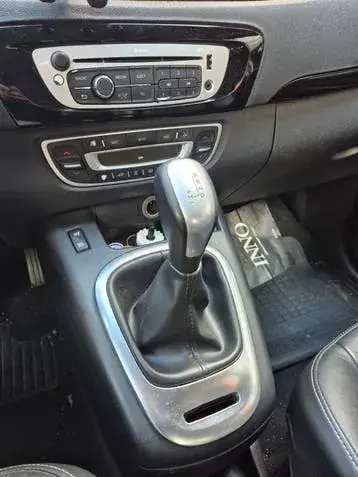 Renault Scénic 2013 photo 2