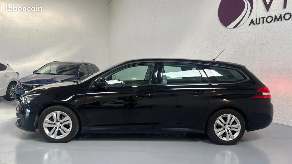 Peugeot 308 2019 photo 3