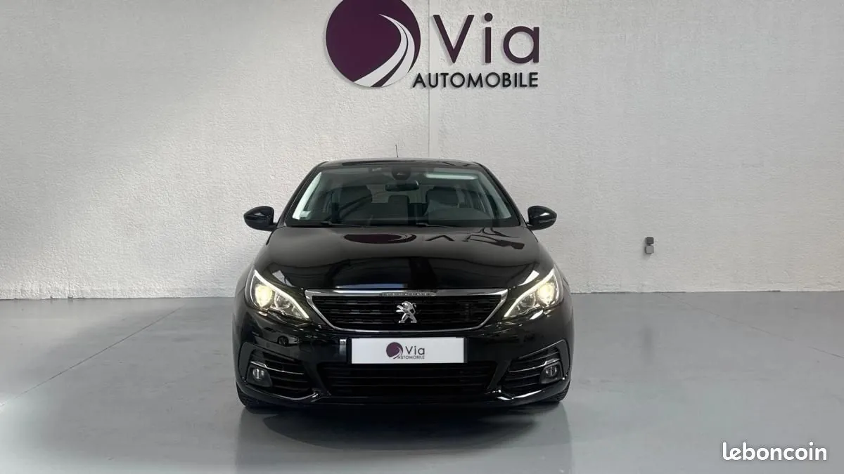 Peugeot 308 2019 photo 2